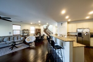 Interior - Spacious Updated Gem in Perfect Quiet Neighborhood Location off the 303 & HV (Peoria)