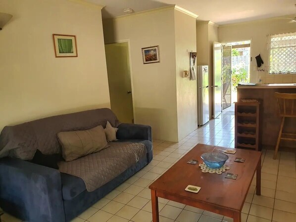 Living area - Entire apartment with garden close to city. (The Gardens)