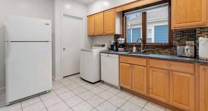 Tufts 3-Bed, 2-Office Home with Laundry