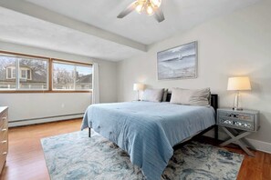 3 bedrooms, desk, iron/ironing board, travel cot