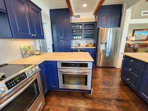 Fridge, microwave, oven, stovetop - Beautiful Historical Beach House with Gorgeous Views (Crystal Beach)