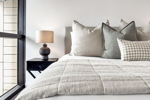 Deluxe Apartment, 2 Bedrooms | 2 bedrooms, individually decorated, individually furnished