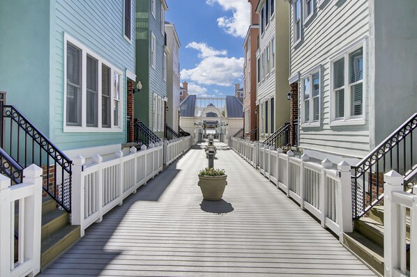 Property grounds - 125 Grand Pavillion by AvantStay | Steps from Sand (Isle Of Palms)