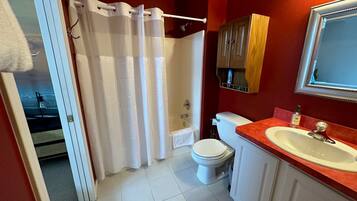 Hårføner og håndklær