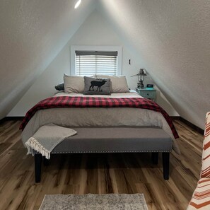 2 bedrooms, travel cot, free WiFi, bed sheets
