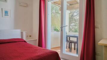 1 slaapkamer, een strijkplank/strijkijzer, wifi, beddengoed