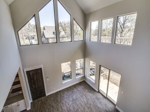 Interior - Miller's Cove on Lake Texoma! Luxury Lakeview Home built in 2017! (Pottsboro)