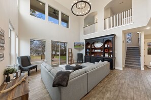 TV connectée, jeux vidéo, livres