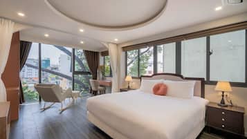 Phòng đôi Junior | Nệm có lớp đệm bông, minibar, két bảo mật tại phòng, màn/rèm cản sáng