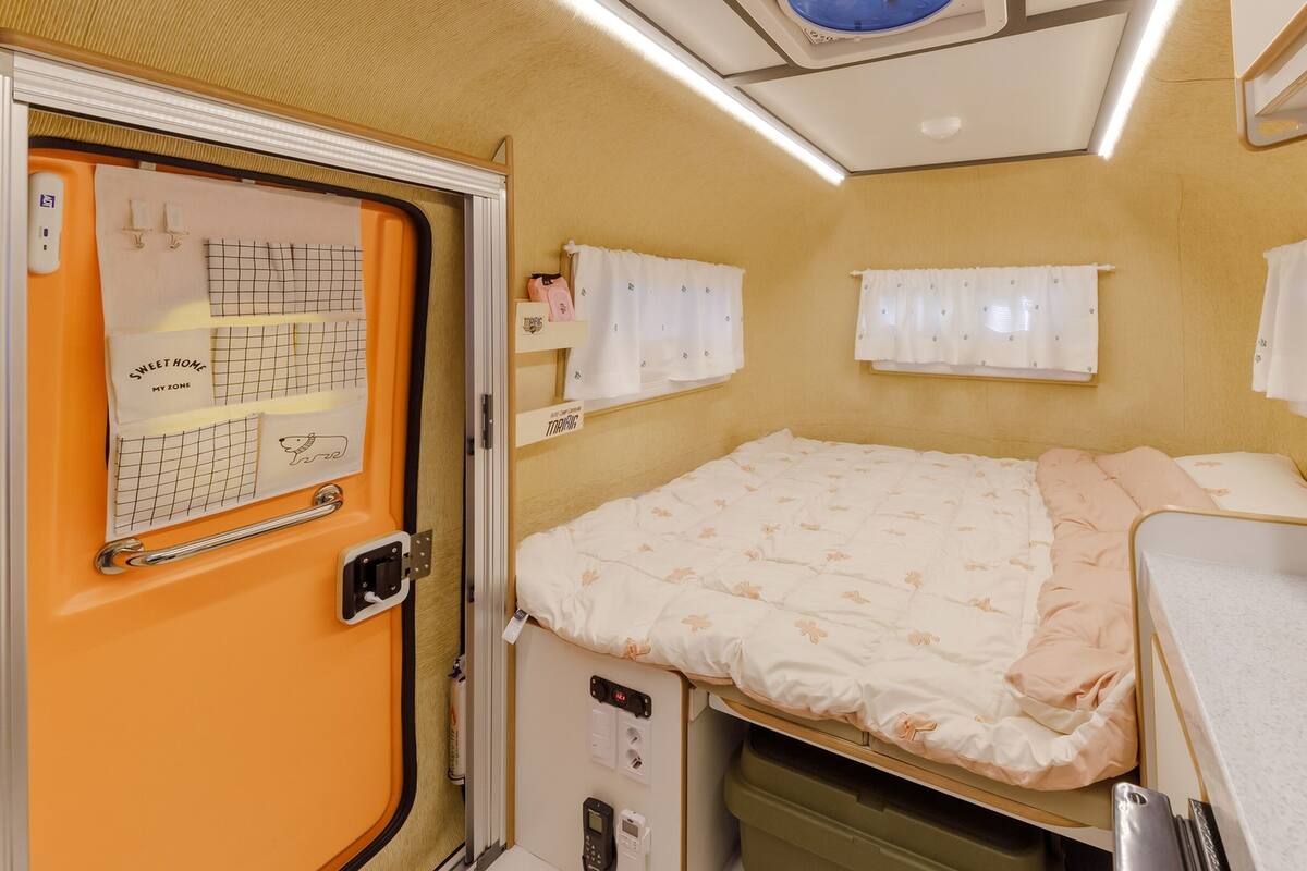 Quarto básico, 1 quarto (Caravan3(Orange)) | 1 quarto, Wi-Fi de cortesia