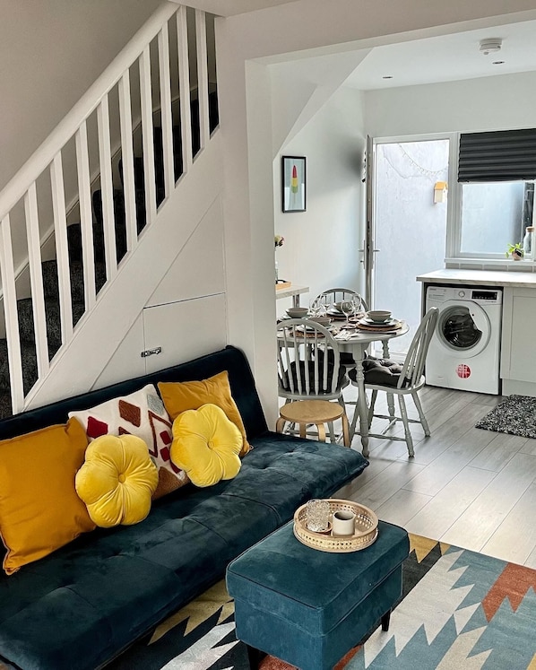 TV, stereo - Stay K Belfast - 5mins from City Centre (Belfast)