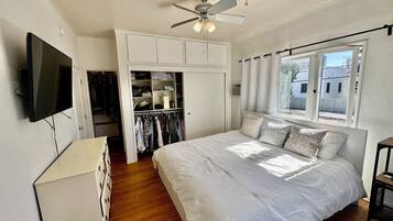 2 室のベッドルーム、デスク、アイロン / アイロン台、WiFi (無料)