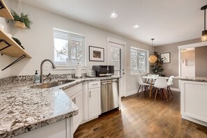 Fridge, microwave, oven, stovetop - Designed for Families - 4bd 3ba home in Arvada (Arvada)