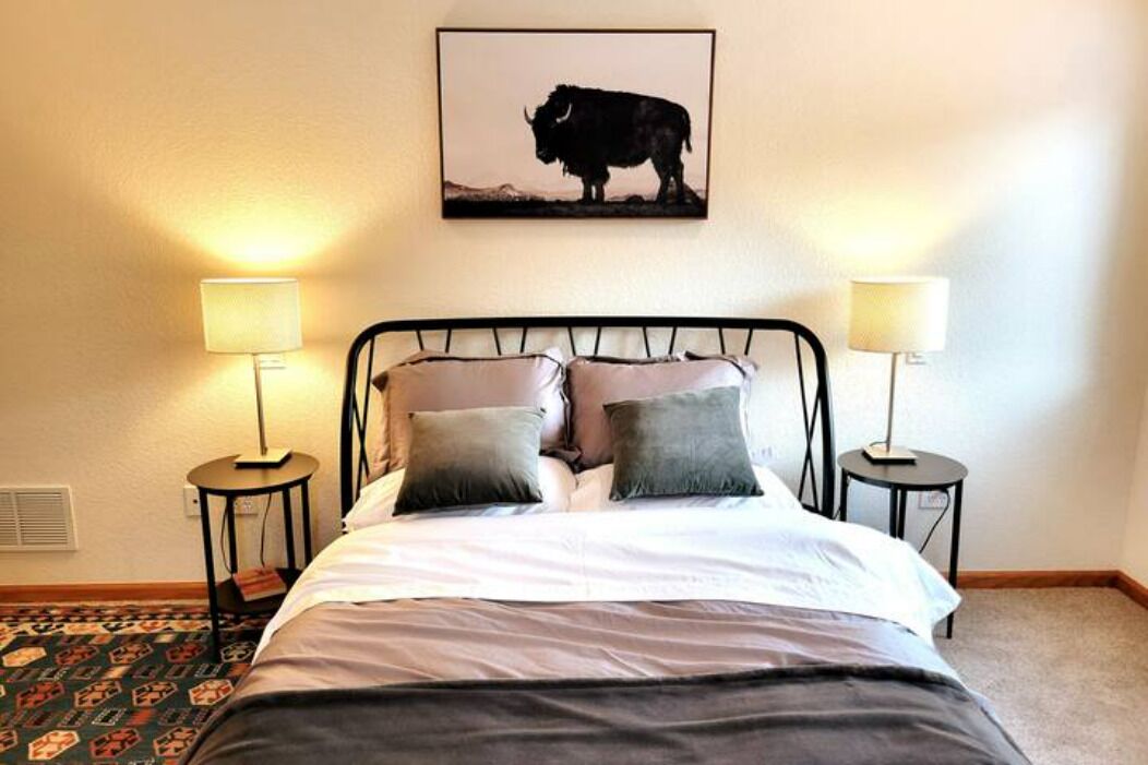 3 bedrooms, iron/ironing board, travel crib, free WiFi