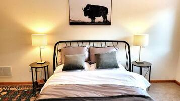 3 bedrooms, iron/ironing board, travel crib, free WiFi