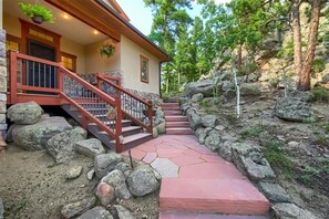 Exterior - Beautiful Rocky Mountain Retreat Above Boulder with Privacy & Views (Nederland)