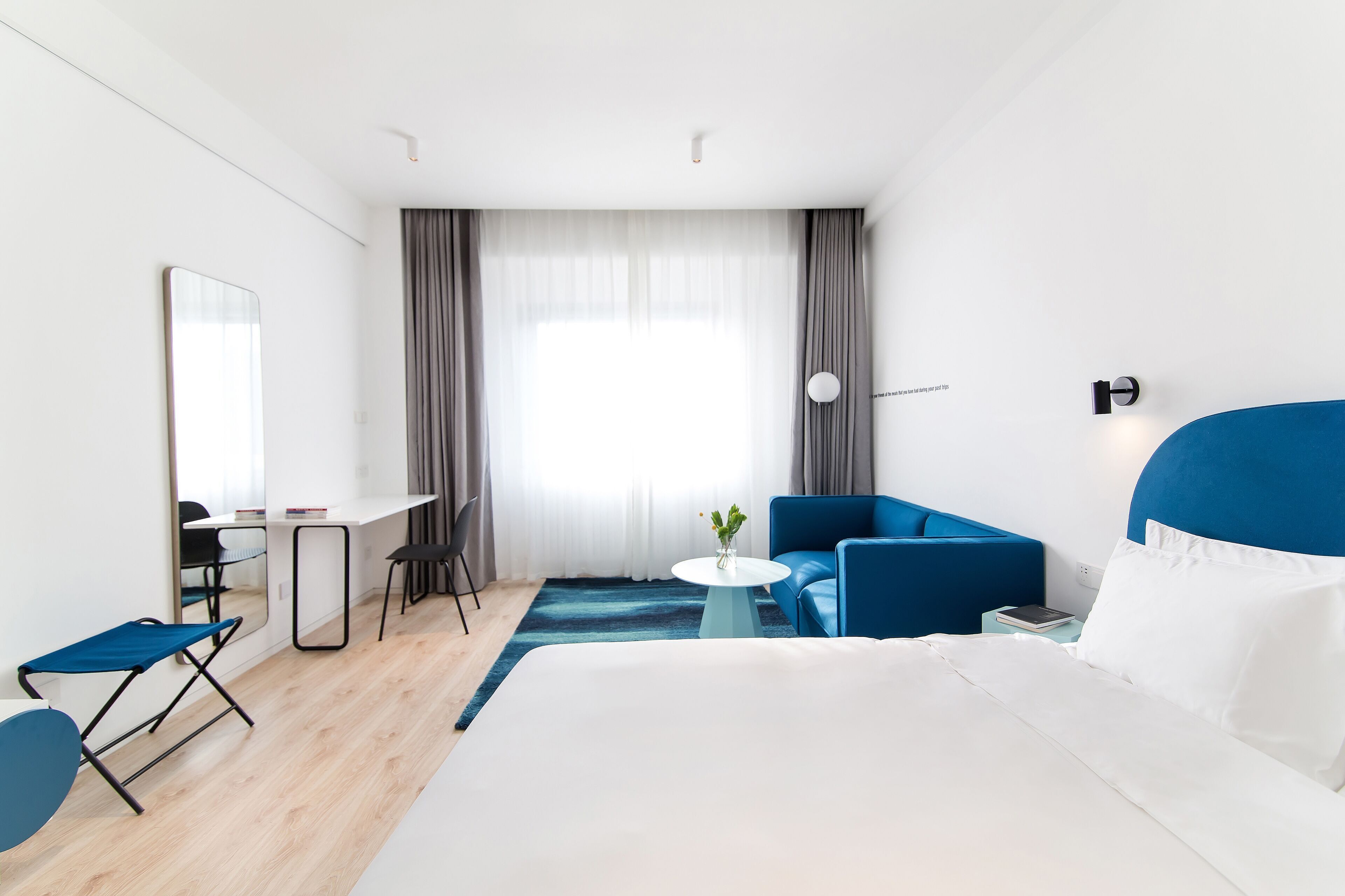 Down duvets, in-room safe, desk, blackout curtains