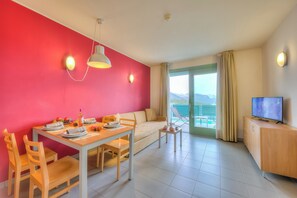 TV - Teleo 108 Ski In - Ski Out 50m, Sestriere, Italy (Sestriere)