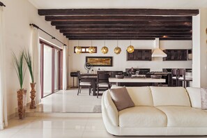 Smart TV, books, stereo - Casa Javi- Ocean Front Located Mid Isla Mujeres (Isla Mujeres)
