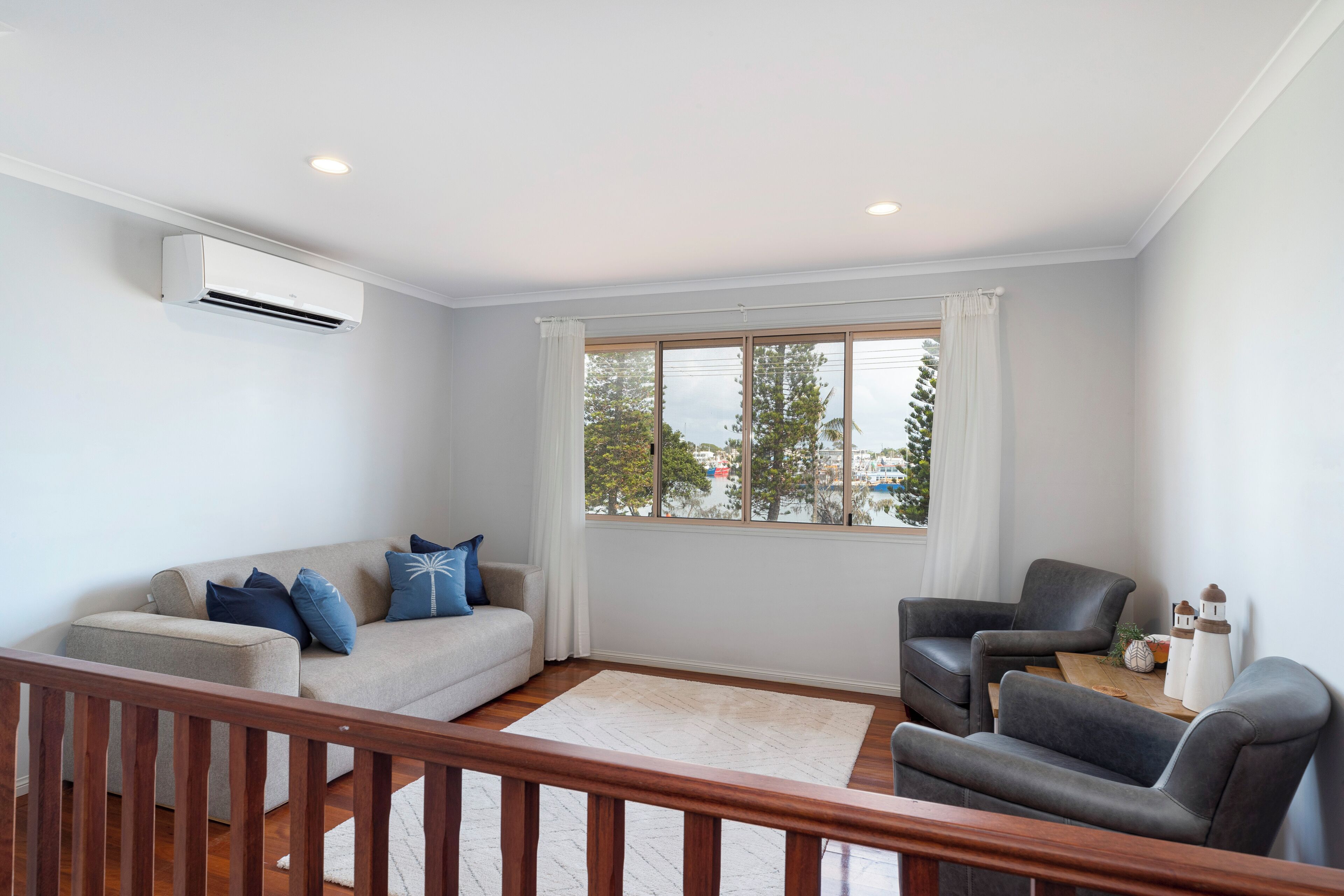 Lovely Waterfront Beach House, Pet-friendly - Mooloolaba