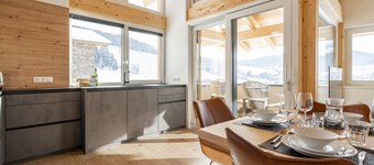 Luxurious chalet perfectly located on the slope