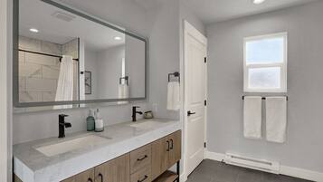 Kombinert dusj/badekar