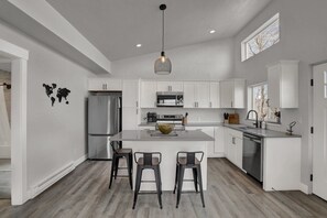 Private kitchen - Brand New Luxury 1-Bedroom Minutes from Downtown & Hiking (Colorado Springs)