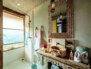 Shower, free toiletries, hair dryer - Boho Canggu  (Canggu)