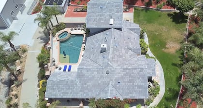 Villa 5B/3B with pool/spa/mini golf putting
