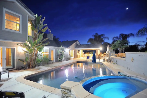 Piscina all'aperto, una piscina riscaldata