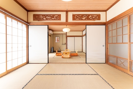 传统独立别墅 | 3 多间卧室、办公桌、笔记本电脑工作区、免费 WiFi. 樹蘭蕉 箱根仙石原