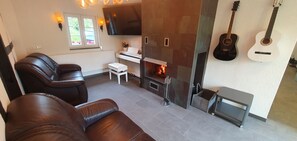 Smart TV, fireplace, foosball, table tennis