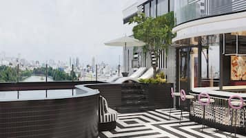 Seasonal outdoor pool