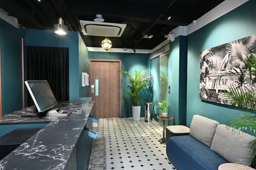 Dream Chaser Boutique Capsule Hotel