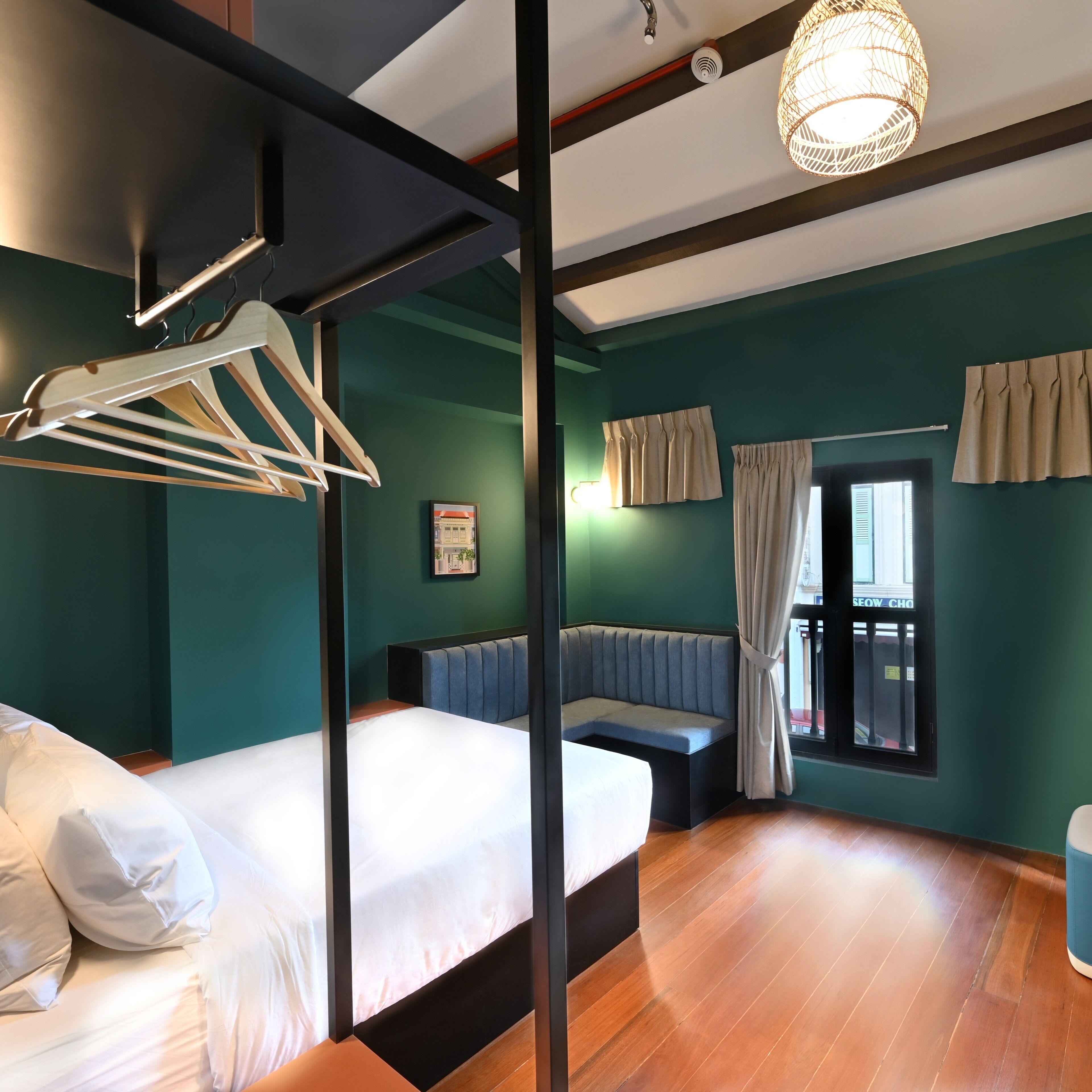 Deluxe Double Room | Iron/ironing board, free WiFi, bed sheets