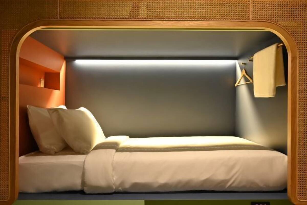 Iron/ironing board (on request), free WiFi, bed sheets