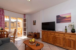 تلفزيون بشاشة مسطحة