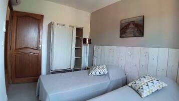 3 habitaciones, cuna de viaje, wifi gratis y ropa de cama