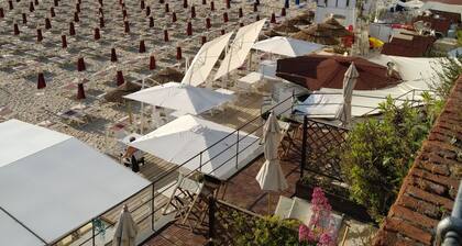 APARTMENT IN VILLA WITH WIDE SEA VIEW