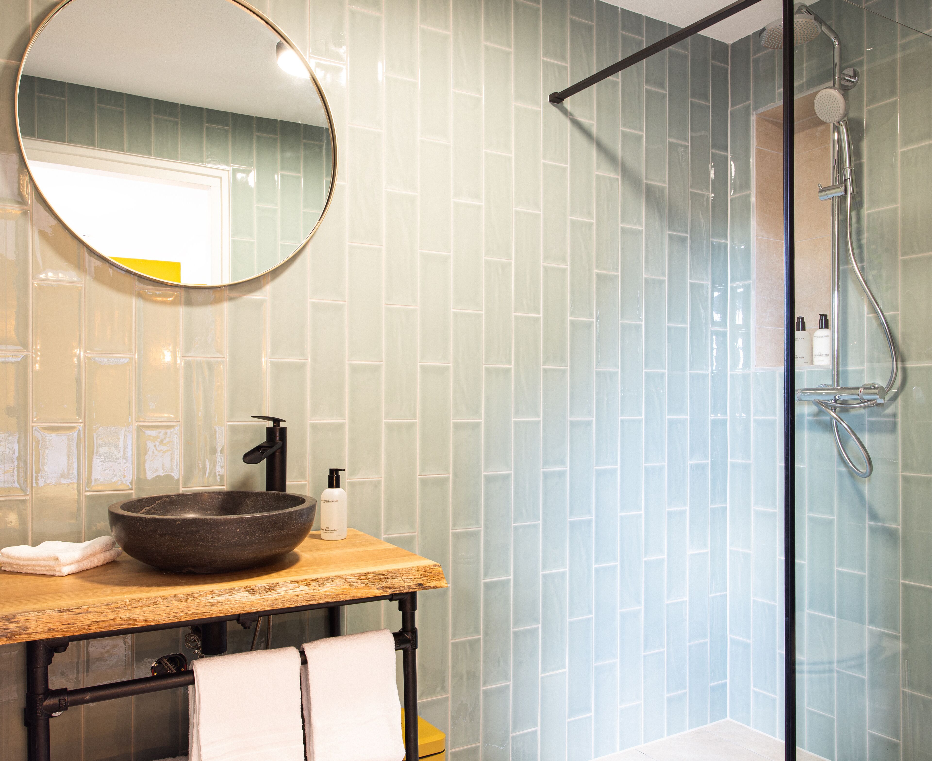 Classic Room | Bathroom | Free toiletries, hair dryer, bathrobes, slippers