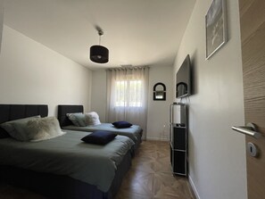 3 bedrooms, iron/ironing board, travel cot, free WiFi