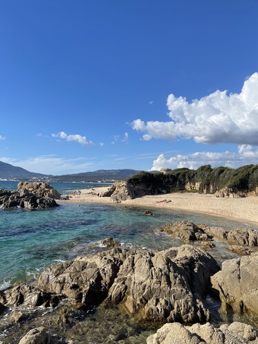 Magnificent new villa between sea and mountains, between Porticcio and Ajaccio