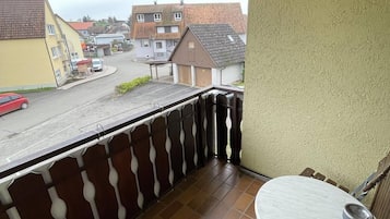 Standard Single Room, 2 Twin Beds | Down comforters, desk, iron/ironing board, free WiFi