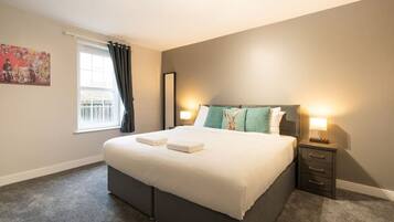 4 Schlafzimmer, Schreibtisch, Bügeleisen/Bügelbrett, Reisekinderbett