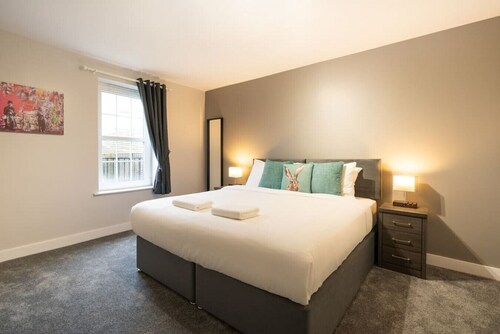 41 Devenish Manor · Escape Ordinary at Devenish Manor - 4 bed, modern