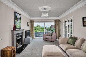 TV - 12b Crest Rd · Escape Ordinary in Enniskillen (Enniskillen)