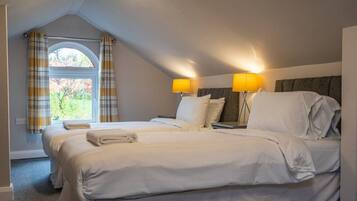 4 habitaciones, escritorio, tabla de planchar con plancha y wifi gratis