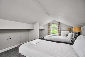 4 habitaciones, escritorio, tabla de planchar con plancha y wifi gratis