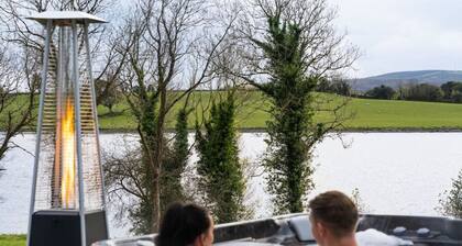 Lily's Pad · Escape Ordinary at Lily's Pad ~ Luxury~Lough Shore