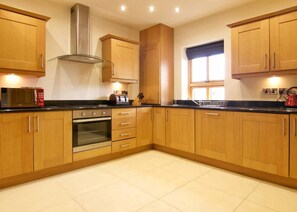 Private kitchen - Castle Hume 14 · Escape Ordinary at Castle Hume ~ 4 bed ~ Spacious (Castle Hume/Lough Erne)